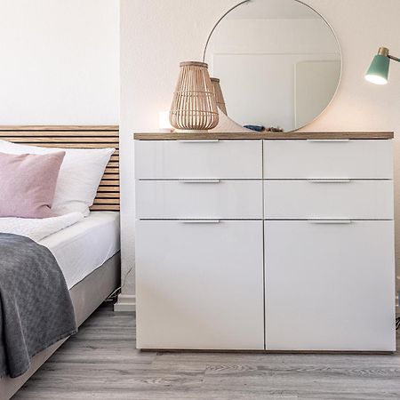ארנסבורג Have-A-Nice-Stay - Nahe Der U-Bahn Nach Hamburg - Natur 1 Minute Entfernt - Baecker & Restaurants 500M - Lidl 800M - Zentrum 1,5Km מראה חיצוני תמונה